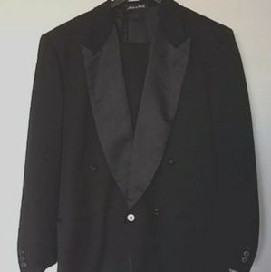 Giorgio Armani Le Collezioni Linen Suit